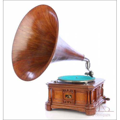 Extraordinario Gramófono Antiguo HMV Español Modelo 13-C. Barcelona, España, Circa 1915.