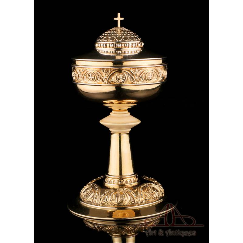 Beautiful Vintage Solid-Silver Ciborium. Spain, 1970s-80s