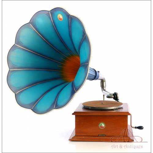 Antique Spanish His Masters Voice Gramophone. Mod. 2. Spain, 1915