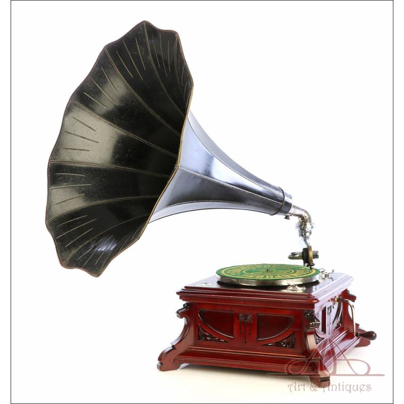 Antique Spanish His Masters Voice Gramophone-Phonograph. Mod. 9. Spain, 1915