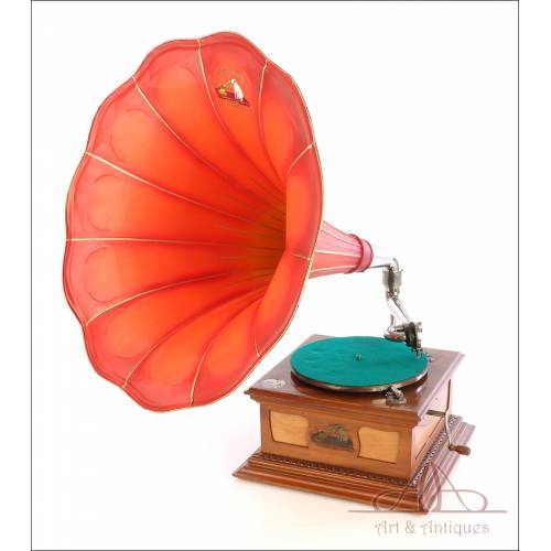 Antique Spanish His Masters Voice Gramophone. Model 4. Spain, 1920