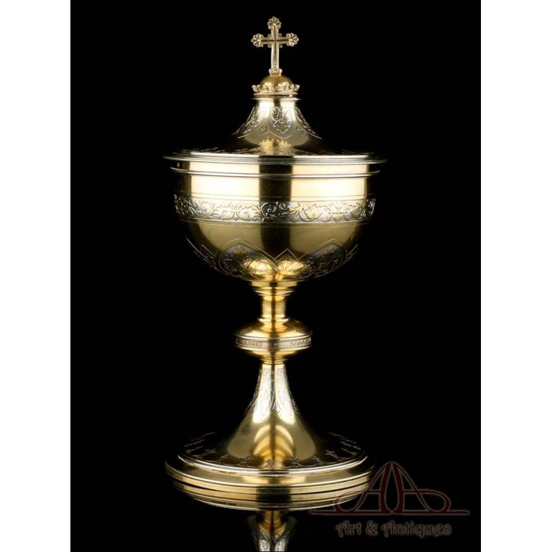 Antique and Elegant Gilt Silver Ciborium. 100% silver. France, Circa 1900