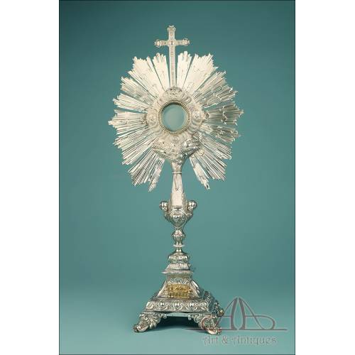 Gran Custodia Antigua en Plata. 100% Plata. 70 cm. Francia, S. XIX