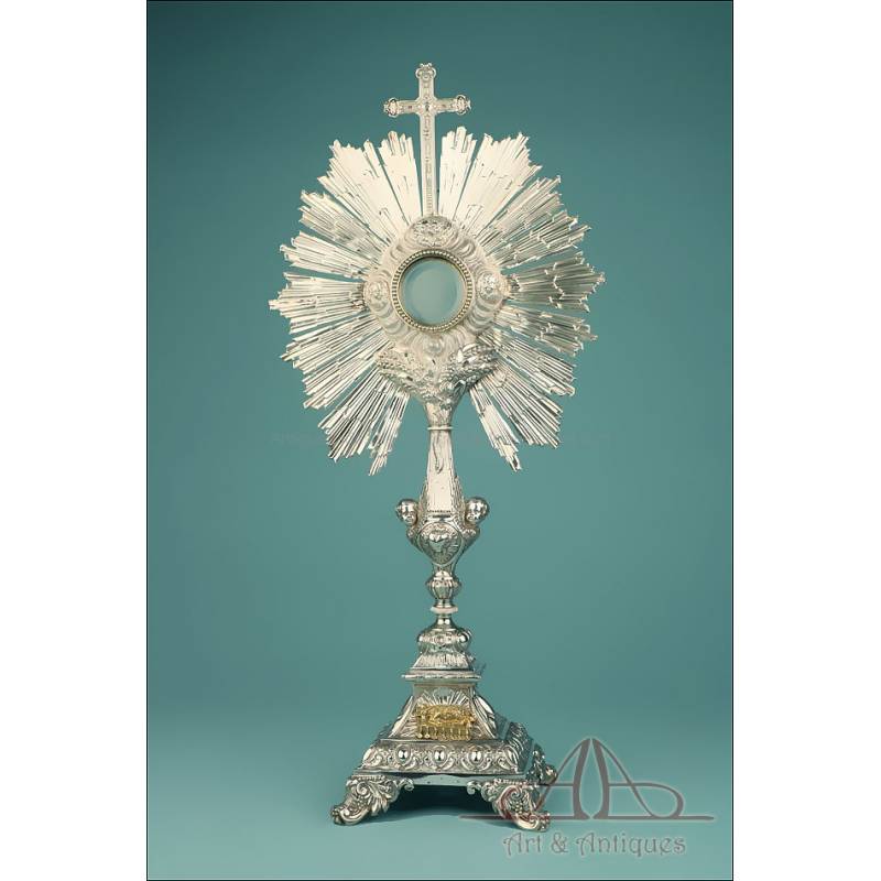 Gran Custodia Antigua en Plata. 100% Plata. 70 cm. Francia, S. XIX