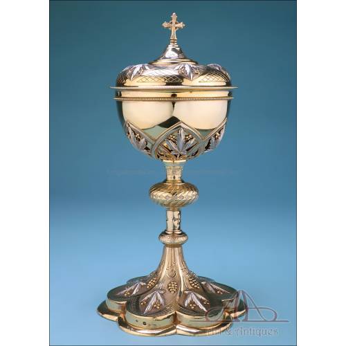 Antique Ciborium Made of 100% Two-Colored Solid Silver. France, 19th Century