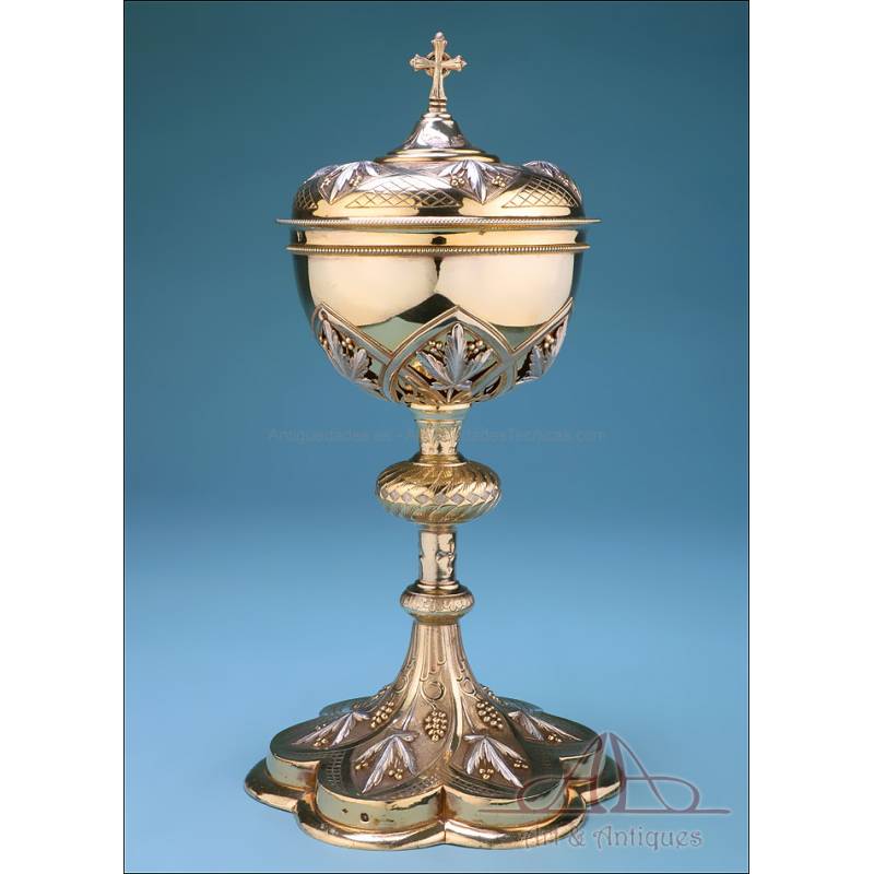 Antique Ciborium Made of 100% Two-Colored Solid Silver. France, 19th Century