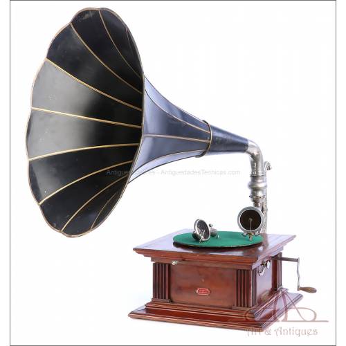Antique Pathé Pathephone Nº 10 Phonograph. With 2 Reproducers. France, 1915