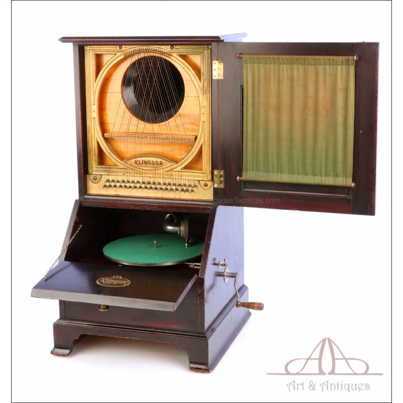 Antique Klingsor Phonograph with Mahogany-Colored Finish. Rare Model. Germany, Circa 1910
