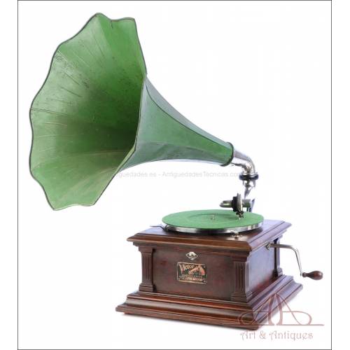 Antique Victor III Gramophone - Phonograph. USA, Circa 1915