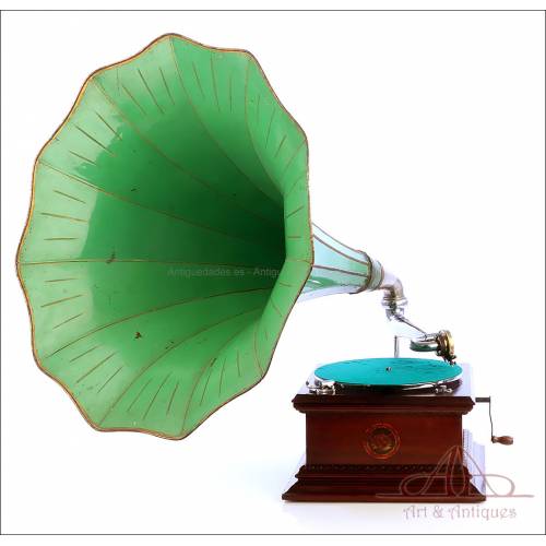 Antique Spanish HMV Gramophone - Phonograph Mod. 2. Spain, Circa 1915