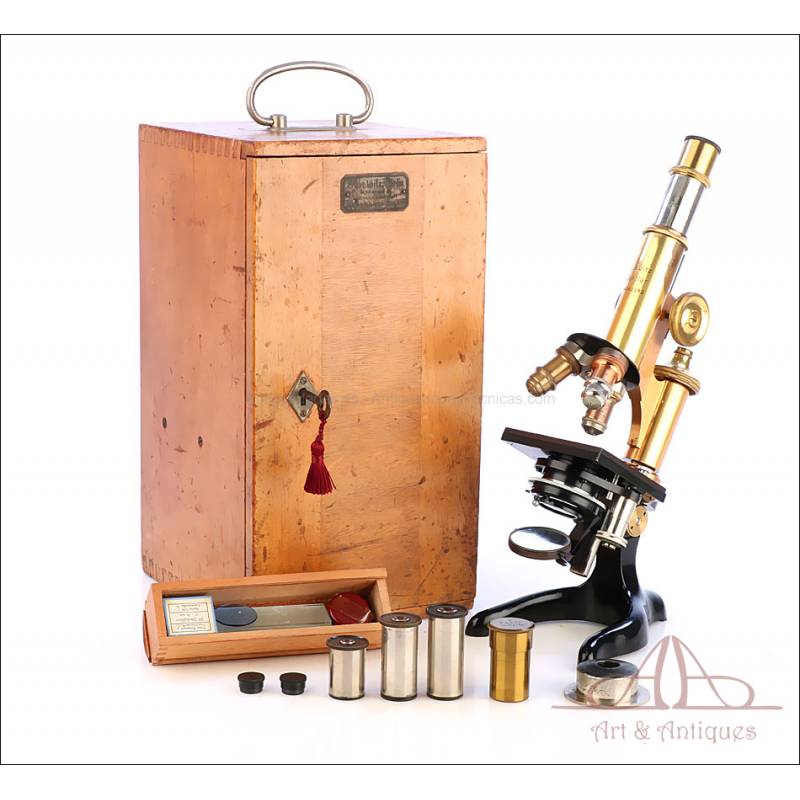 Antique Ernst Leitz Wetzlar Microscope. Germany, 1913