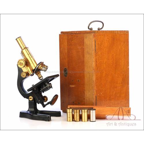Antique Leitz Wetzlar Microscope. Germany, 1929