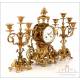 Antiguo Reloj y Candelabros de Sobremesa de Bronce. Japy Freres. Francia, Circa 1900