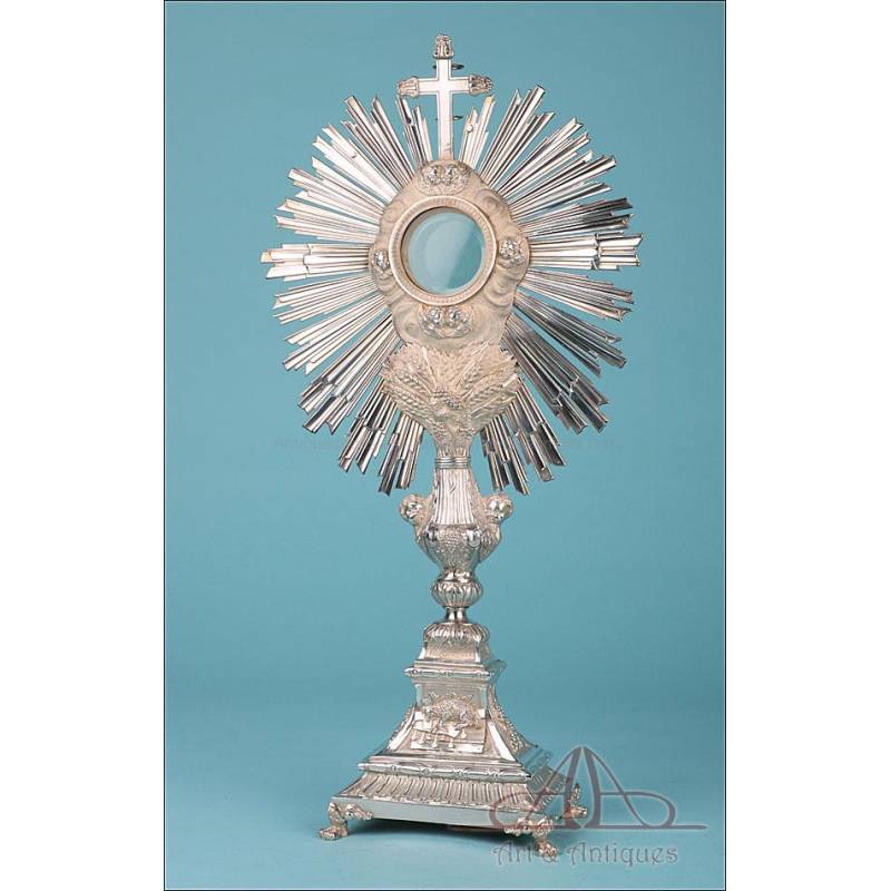 Gorgeous and Very Antique Silver Monstrance. Complete. Paris, France, 1819-1838