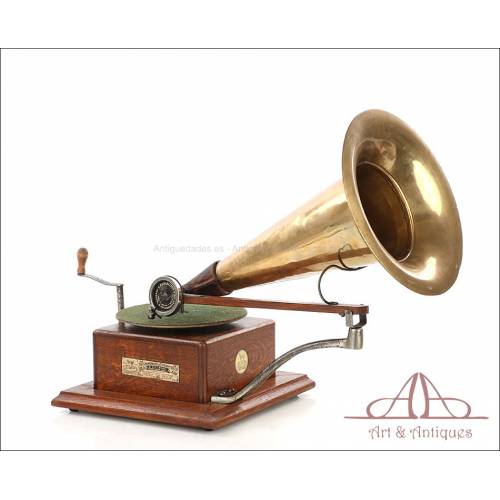 Antique Berliner New Style Phonograph - Gramophone. England, Circa 1905