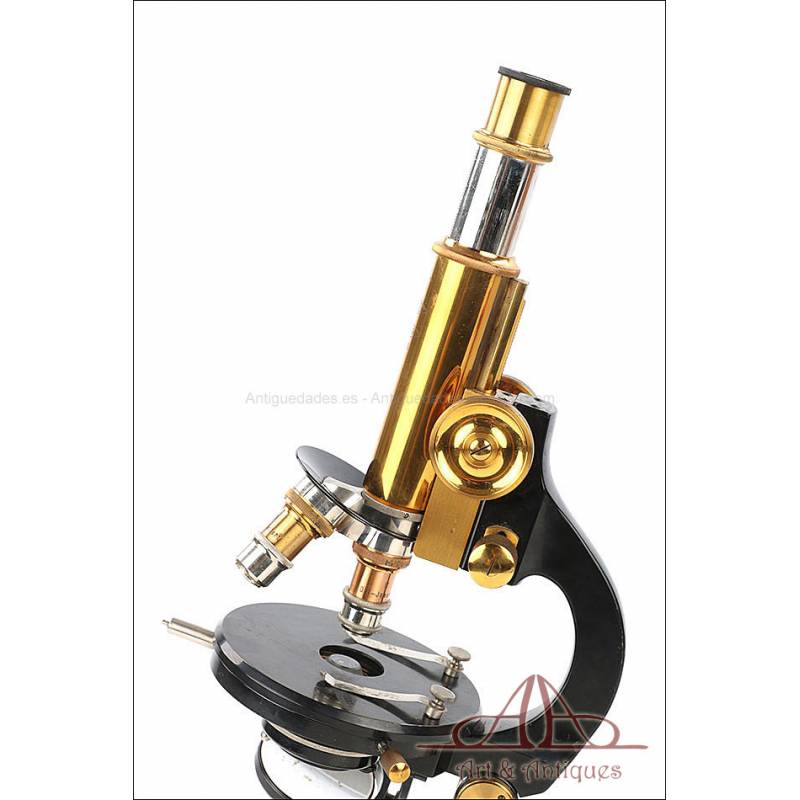 Antique Seibert Wetzlar Microscope. Germany, 1927 Antique Seibert Wetzlar Microscope. Germany, 1927