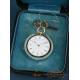 Bonito Reloj de Bolsillo de Cilindro en Oro de 18K para Señora. Francia, Circa 1870.