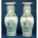 Importante Pareja de Jarrones de Porcelana China Antigua. 60 cms. Periodo Qing. S. XIX