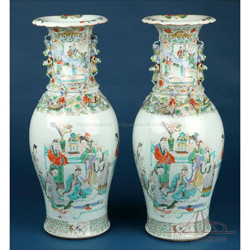 Importante Pareja de Jarrones de Porcelana China Antigua. 60 cms. Periodo Qing. S. XIX