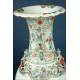 Importante Pareja de Jarrones de Porcelana China Antigua. 60 cms. Periodo Qing. S. XIX