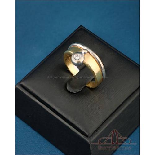 Vintage 18K gold Solitaire Ring with 2.5 mm diamond. 1980s