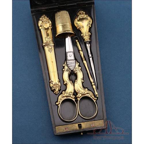 Antiguo set de costura francés en oro 18K, Francia, ca.1870-1890