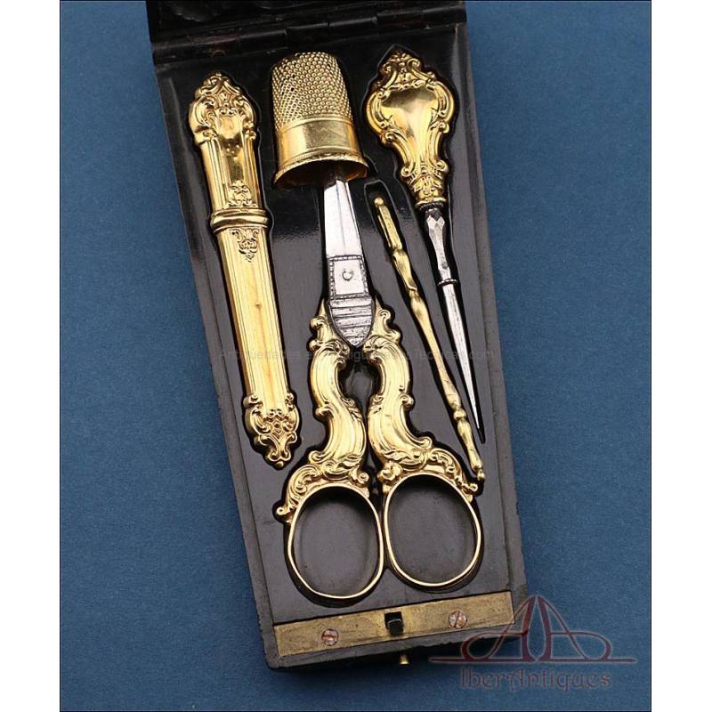 Antiguo set de costura francés en oro 18K, Francia, ca.1870-1890