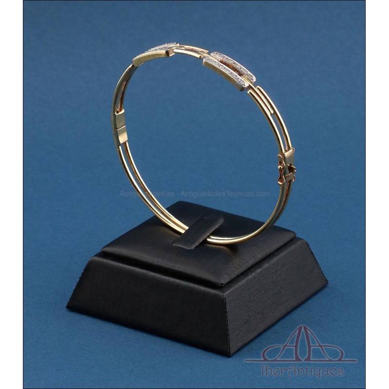 Vintage 18K Gold Bangle with 24 Natural Diamonds c. 1980
