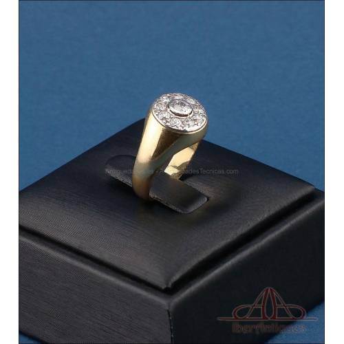 Vintage 18K gold ring with 10 natural diamonds and a 4 mm central stone
