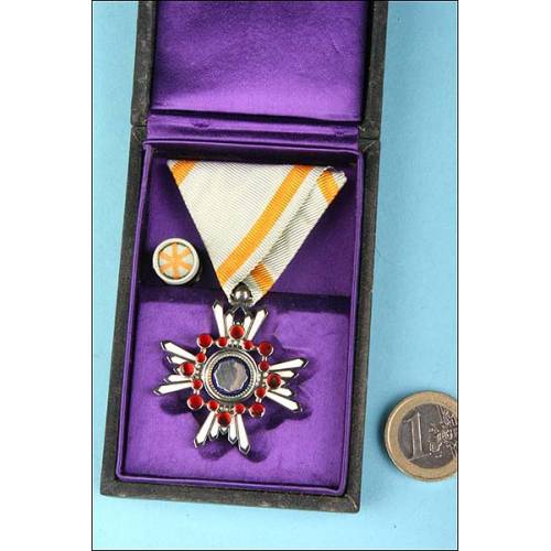 Japan. Order of the Sacred Treasure 6th class. With its case.