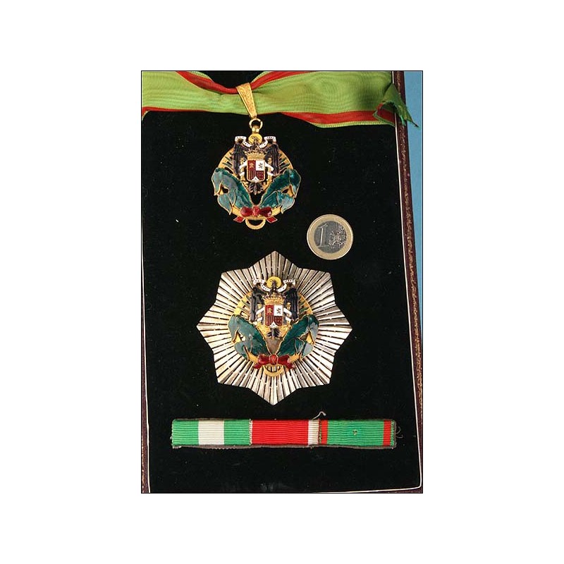 Spain. Order of Africa. Complete with case