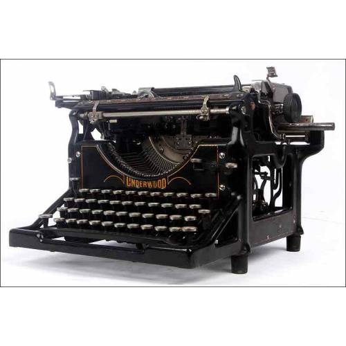 Beautiful Underwood No. 5 Typewriter. Germany, 1920. In Good Condition and Working