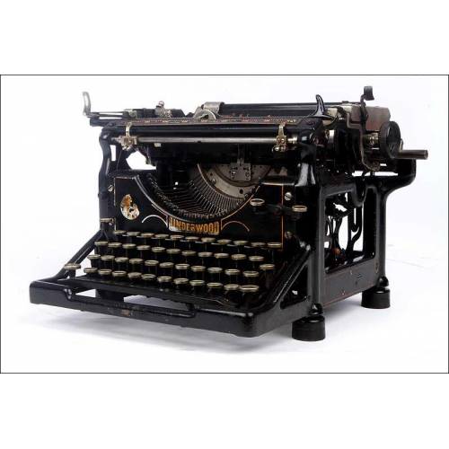 Rara y Exclusiva Máquina de Escribir Underwood Nº 5 con Teclado Español. Años 20