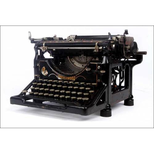 Rare and Exclusive Underwood Typewriter No. 5 with Spanish Keyboard. 1920's