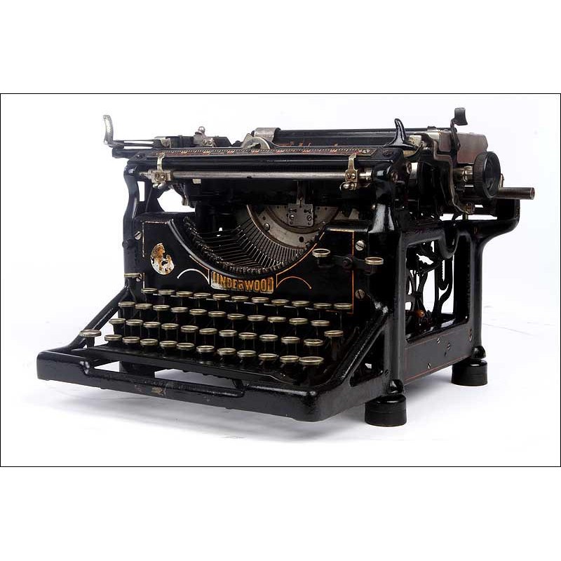 Rara y Exclusiva Máquina de Escribir Underwood Nº 5 con Teclado Español. Años 20