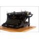Máquina de Escribir Continental Standard con Estuche de Madera Original. Alemania, Circa 1925