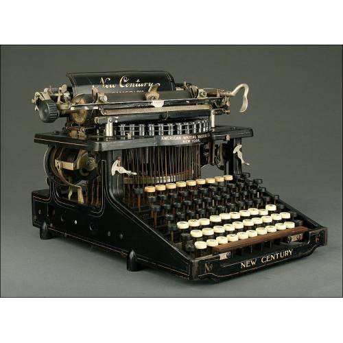 Antique American Caligraph New Century Typewriter No. 5, Year 1900.
