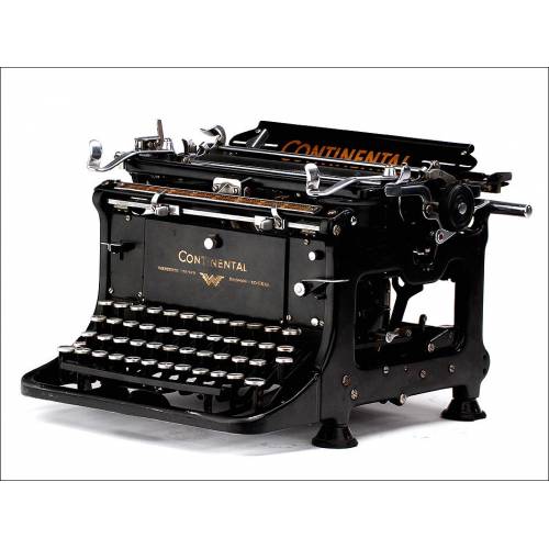 Atractiva Máquina de Escribir Continental Standard. Alemania, Circa 1930