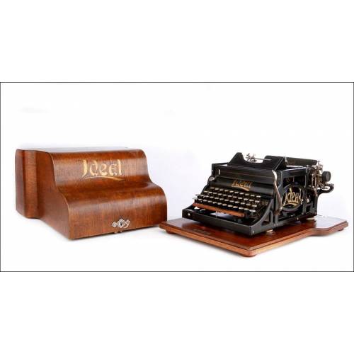 Antigua Máquina de Escribir Ideal A2 con Estuche de Madera. Alemania, Circa 1905