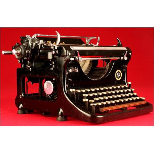 Beautiful Ideal Typewriter, Year 1933. Working Like the First Day