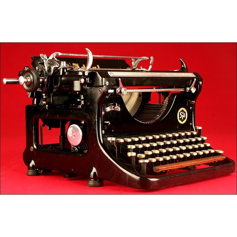 Beautiful Ideal Typewriter, Year 1933. Working Like the First Day