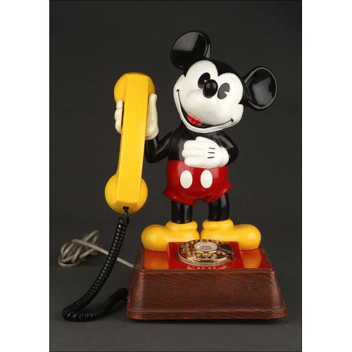 1976 Mickey Mouse Telephone. Collection Piece. In very good condition and working.