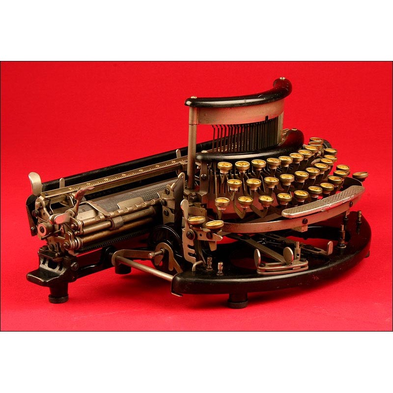 Rare Imperial Model B Typewriter, Manufactured in 1915. Interchangeable Curved Keyboard and Oversized Carriage.