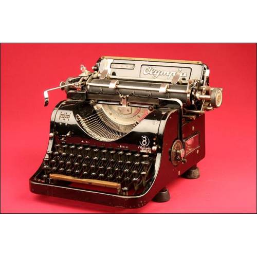Beautiful Olympia Typewriter in Perfect Condition and Working. 1930's.