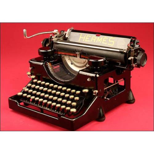 Nice Swiss Typewriter of the Hermés brand in perfect condition. 1925.