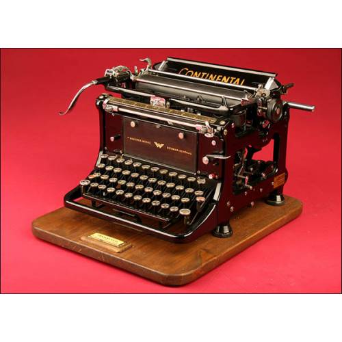 Preciosa Máquina de Escribir Alemana Marca Continental Modelo Standard. 1936.