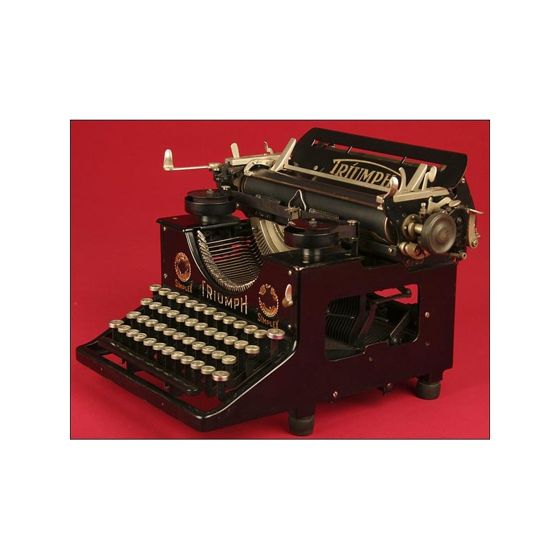 Máquina de Escribir Triumph en Perfecto Estado Estético y Funcional. Modelo fabricado en 1911.
