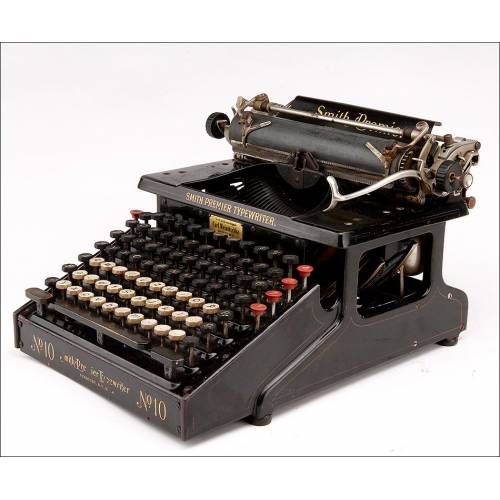 Smith Premier No. 10 Typewriter. USA, Circa 1910.