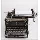 Atractiva Máquina de Escribir Continental Standard en Funcionamiento. Alemania, Circa 1930