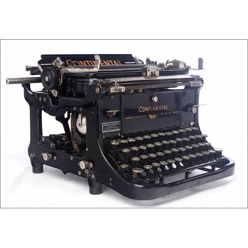 Fantastic Continental Typewriter Very Well Preserved. Germany, 1930's